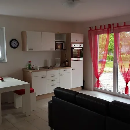 بي هابي شقة روست